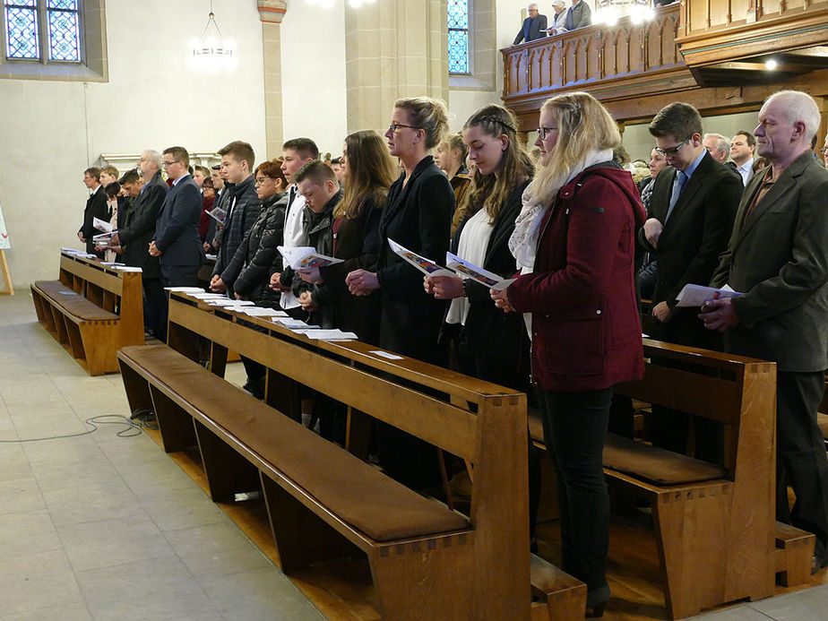 Firmung 2017 in Naumburg (Foto: Karl-Franz Thiede)